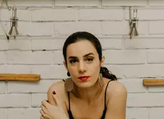 INTERVIU. Irina Sârbu: „Îmi testez limitele de virtuozitate și mă scald într-o muzică minunată, pe care o iubesc”