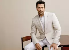 Burak Özçivit e în doliu! Aflați ce a pățit cunoscutul actor turc