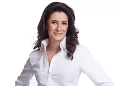 INTERVIU. Despre Paștele de anul acesta, cu Iuliana Tudor: „Lumina e-n noi și în puterea cu care ne rugăm”