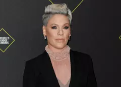Pink a dezvăluit că a fost infectată cu coronavirus și a donat o sumă impresionantă spitalelor