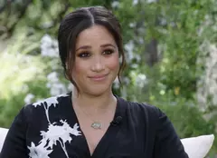 Meghan Markle a lipsit de la funeraliile prințului Philip, dar a trimis un bilet scris de mână. Ce flori a ales pentru coroană