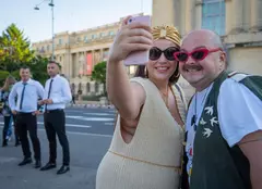 Ce ținute poartă Lorelei și Zarug, concurenți în „Asia Express”, sezonul 4, „Drumul Împăraților”