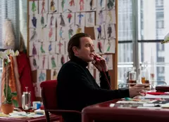 Netflix a lansat miniseria „Halston”, cu Ewan McGregor în rolul celebrului designer american