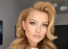 5 vedete care seamănă leit cu părinții lor. Elena Gheorghe și mama ei parcă sunt surori