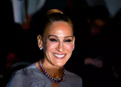 Imagini cu Sarah Jessica Parker la premiera „And Just Like That” de la New York. Actrița a strălucit într-o ținută Oscar de la Renta