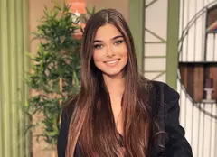 Theo Rose, despre bărbatul care a cerut-o de soție: „Prostul ăsta încă vrea să mă ia de nevastă. Mama este de acord”