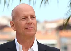 Cine l-ar fi obligat pe Bruce Willis să continue să lucreze după ce a fost diagnosticat cu afazie