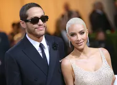 Kim Kardashian, desființată pentru că a ales o rochie a lui Marilyn Monroe la Met Gala. Cât valorează acum ținuta care a făcut valuri și la vremea ei