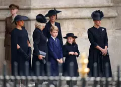 De ce prințul George nu a fost îmbrăcat în negru la înmormântarea Reginei Elisabeta a II-a