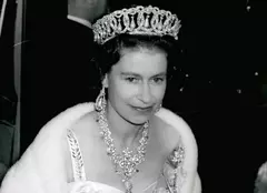 Filme și seriale despre regina Elisabeta a II-a