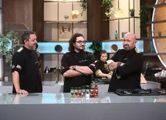 Cine sunt semifinaliștii „Chefi la cuțite” 2022, sezonul 10. Doi concurenți au fost eliminați
