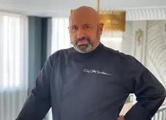 „Niciodată nu am coborât sub suma aia”. Ce salariu uluitor avea Cătălin Scărlătescu în anii '90 și cât câștigă acum, la „Chefi la cuțite”