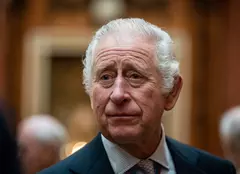 Banca Angliei a dezvăluit primele bancnote cu chipul Regelui Charles. Ce se întâmplă cu banii cu imaginea Reginei Elisabeta