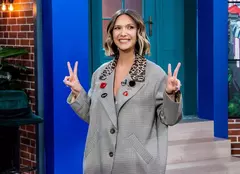 Adela Popescu, imagini de colecție din copilăria ei. „Eu sunt a lu’ Doru a lu’ Colivaru și a Doinei a lu’ Grecioiu”