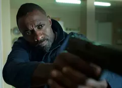 Filme la TV azi, 7 martie: „Atac de Ziua Naţională”, „Campionii”, „Nu e vreme de murit”, „Întuneric total”