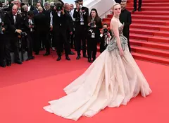 Cannes 2023. Cele mai spectaculoase ținute de pe covorul roșu, din prima seară de festival