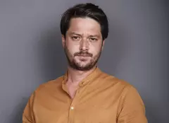 Andrei Roşu este noul actor din Lia – Soţia soţului meu, de la Antena 1. Ce personaj interpretează