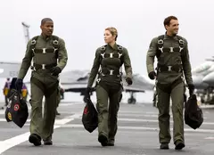 Filme la TV azi, 27 octombrie: „Stealth - Pericol invizibil”, „Doamna din furgonetă”, „Femeia în negru”, „Invadarea lumii: Bătălia Los Angeles”