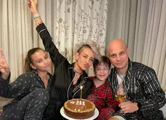 Giulia Huidu a împlinit 39 de ani. Artista și-a serbat ziua de naștere în pijamale