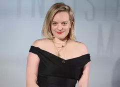 Cum s-a simțit Elisabeth Moss la filmările pentru „Povestea slujitoarei” după ce a devenit mamă. „Reacțiile sunt mult mai intense”