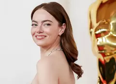 Imaginea cu Emma Stone la care nu se aștepta nimeni. În ce moment a surprins-o Charlize Theron la Premiile Oscar 2024