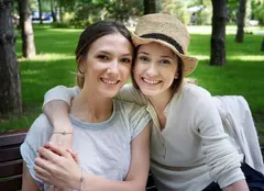 Dana Rogoz și Adela Popescu, vacanță în Paris, fără soți. Cum s-au distrat cele două prietene: „E un cadou prețios pentru mine!”