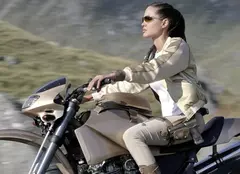Filme la TV azi, 23 mai 2024: „Lara Croft Tomb Raider: Leagănul vieții”, „Fură și fugi”, „Execuție în forță”, „Rupe-tot”, „Război în paradis”