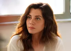 Cine este Gökçe Bahadır, protagonista serialului „Tablou de familie”. A trecut printr-un divorț dureros