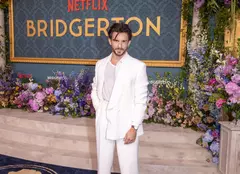 Cine este Jonathan Bailey, starul din „Bridgerton”. Meseria surprinzătoare pe care ar fi ales-o dacă nu dădea lovitura la Hollywood