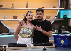 Babasha, față în fața cu cei patru jurați de la „Chefi la cuțite”. Artistul a gătit alături de sora sa