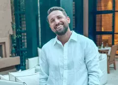 Dani Oțil le dă replica criticilor. Cum reușește să o ducă pe Gabriela Prisăcariu în multe vacanțe exotice