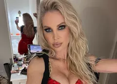 Cum arată Andreea Bănică în costum de baie la 47 de ani. Fanii au rămas fără cuvinte când au văzut pozele