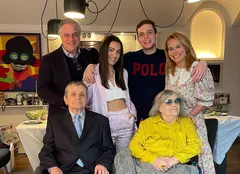 Andreea Esca a defilat alături de tatăl ei pe podiumul de modă. Imaginile au devenit virale