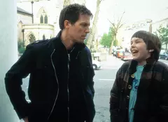 Cum arată azi băiețelul din „Totul despre băieți”. Au trecut 22 de ani de la premiera filmului cu Hugh Grant și Nicholas Hoult