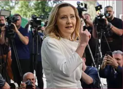 Cine este și cu ce se ocupă soțul Elenei Lasconi. Ea și Cătălin s-au căsătorit în straie populare