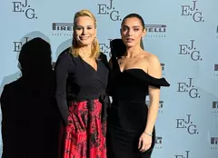 Andreea Esca și Alexia Eram au făcut furori la un eveniment monden din Londra. Ce ținute au purtat