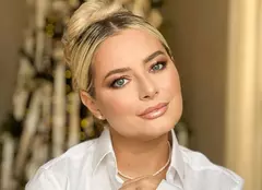 Laura Cosoi a revenit în sala de sport după nașterea celei de-a patra fiică. Ce imagine a publicat. „Sunt întrebată cum rezist”