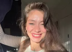 Neslihan Atagül radiază în noile imagini cu burtica de gravidă. Cum arată cu doar o lună înainte să devină mamă!
