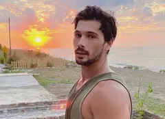 Cine este Deniz Can Aktaş, protagonistul serialului „Dragoste fără hotare”. Noul serial de la Kanal D se pregătește de lansare