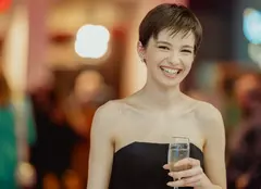 Karina Jianu a fost premiată pentru rolul din „Ana, mi-ai fost scrisă în ADN”. Ce trofeu i-a oferit Margareta Pâslaru