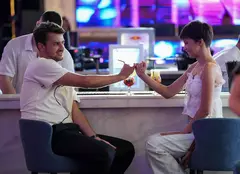 „Ana, Mi-ai fost scrisă în ADN”, serialul original semnat de Ruxandra Ion, va intra pe Netflix. Când apare producția cu Vlad Udrescu și Karina Jianu