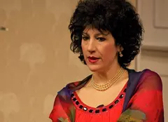 Mariana Dănescu (Lili Jurcă din „La bloc”), hărțuită și abuzată la locul de muncă. Aduce acuzații grave Teatrului Metropolis