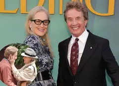 Meryl Streep și Martin Short, surprinși în timp ce se sărutau pe platourile de filmare. Imaginile care au stârnit reacții