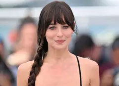 Dakota Johnson, îndrăgostită la 6 luni după despărțirea de Chris Martin. Noul iubit este cu 8 ani mai tânăr decât ea