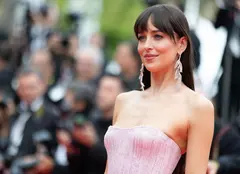 „Relații fără obligații” - o comedie cu Dakota Johnson și Adria Arjona ajunge în cinematografe. Dată de lansare, poveste
