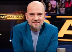 UPDATE | Cosmin Seleși, primele imagini și declarații de pe patul de spital: „Suntem încă în așteptare”. Ce se întâmplă cu filmările „Batem palma?”