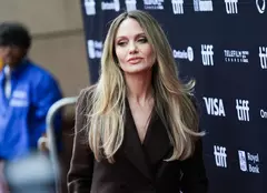 Angelina Jolie pune paie pe foc. Războiul pentru Castelul Miraval continuă. Cum răspunde acuzațiilor aduse de Brad Pitt