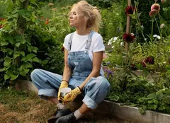 Pamela Anderson gătește în „Pamela și bucătăria ei din provincie”. Ce știm despre reality-show-ul vegan de pe TV Paprika