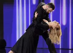 Andreea Esca, apariție surprizătoare la PROTEVELION: a dansat cu Pavel Bartoș și Denis Hanganu. „Așa vă aștept! Dată deja pe spate!”