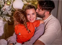 Ce au transmis vedetele de Crăciun. Mesaje emoționante de la Andreea Esca, Gina Pistol, Florin Dumitrescu și alții